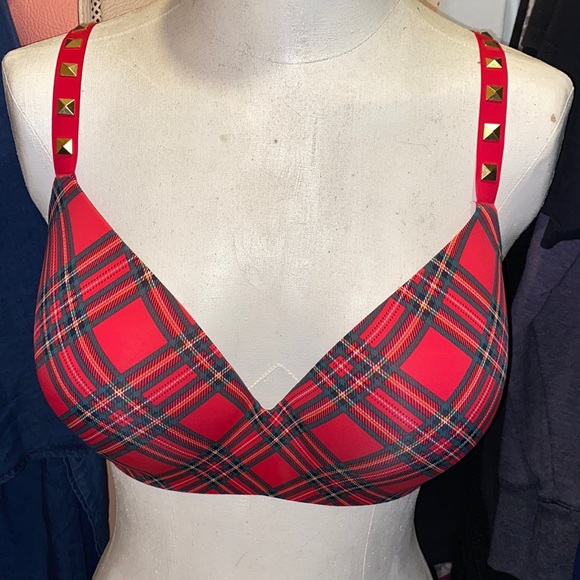 Victoria Secret Wireless Bra - Picture 3 of 12